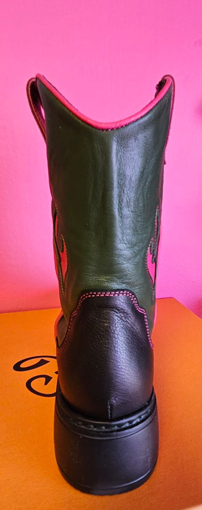 DDFarmerette Boots Pink Flames
